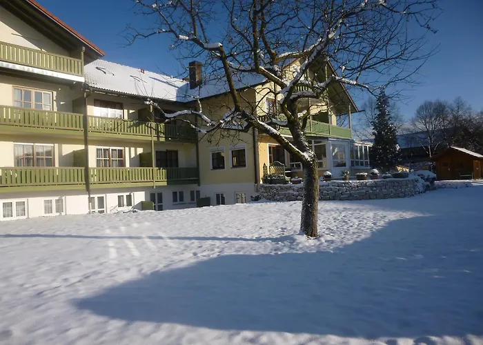 Xundheits Garni Eckershof מלון *